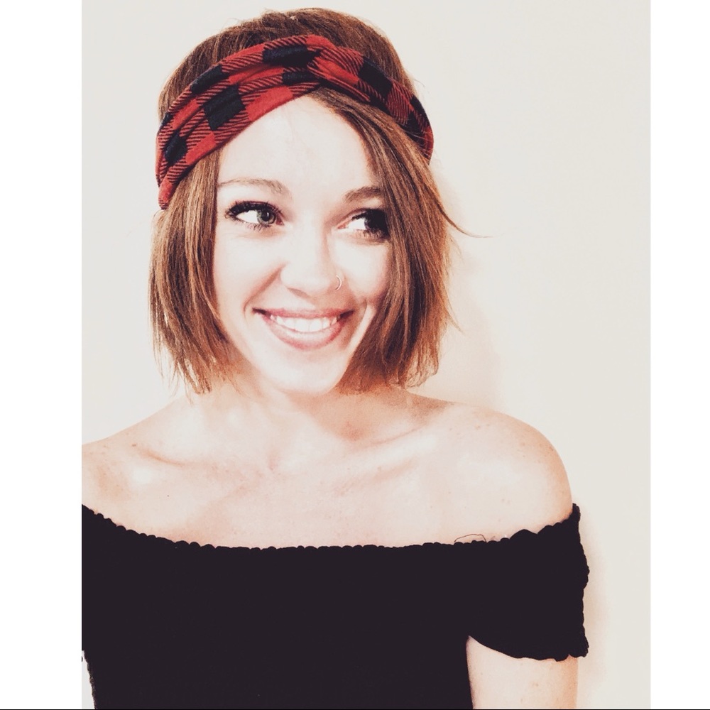 Meet your Posher, Joi